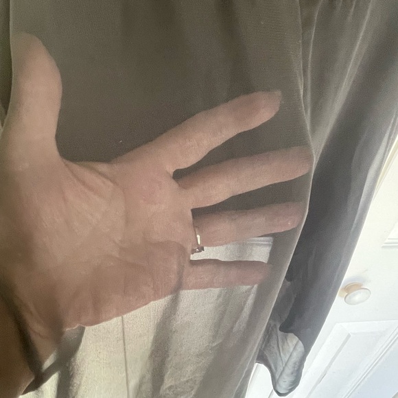 Lady’s top - Picture 2 of 4